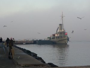 Çanakkale Boğazı Sis Nedeniyle Transit Gemi Geçişlerine Kapatıldı