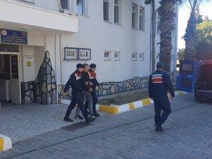 İ̇zmir’de Jandarma Ekipleri Aranan Şahıslara Göz Açtırmıyor: 17 Tutuklama