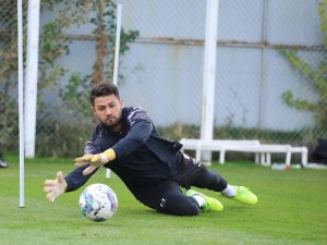 Sivasspor’un Kalecisi Ali Şaşal, Avrupa’da Zirvede