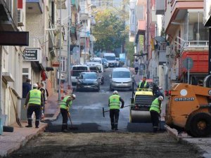 İ̇lkadım’da Bozuk Yollara Asfalt