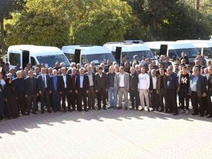 Cumhurbaşkanını Karşılamak İçin Uzun Konvoy Oluşturdular