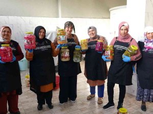 Yozgat’ta Kadınlar, Daha Önce Evlerde Ürettikleri Turşunun Seri Üretimine Geçti