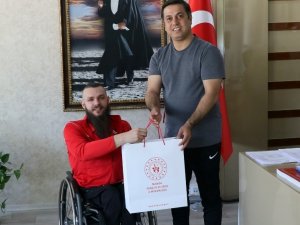 Manisalı Barış Bayraktar Para Dansta Avrupa Şampiyonu