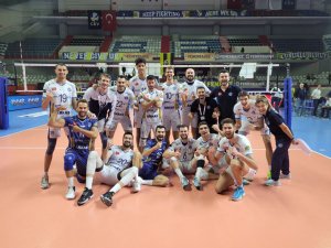Axa Sigorta Efeler Ligi: Fenerbahçe Hdı Sigorta: 0 - Arkas Spor: 3