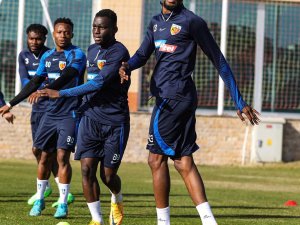 Kayserispor 22 Futbolcuyla Gaziantep’e Gitti