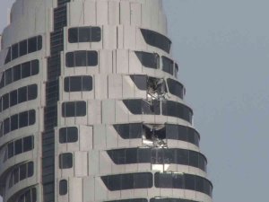 Bakım Sonrası Vinçten Parça Düşmesi Sonucu Çamlıca Kulesi’nin Dış Cephesinde Hasar Oluştu