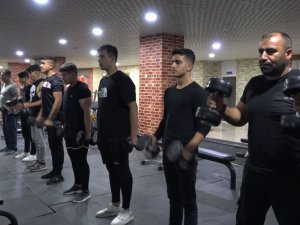 Milli Sporcu Şevketoğlu, Oğlu Ve Gençlerin Sporcu Olması İçin Gayret Gösteriyor