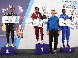 44. İ̇stanbul Maratonu’nda Kazananlar Ödüllerini Aldı