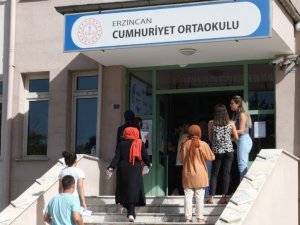 Erzincan’da Ortaöğretim Mezunu Adaylar Sınav Heyecanı Yaşadı