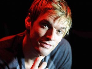 Ünlü Şarkıcı Aaron Carter Küvette Ölü Bulundu