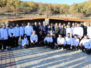 Yök Başkanı Özvar Bingöl’de Öğrencilerle Bir Araya Geldi