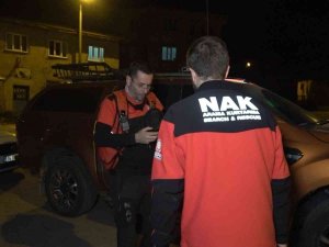 Bursa’da Biri Eğitmen İki Paraşütçü Kayalıklarda Mahsur Kaldı