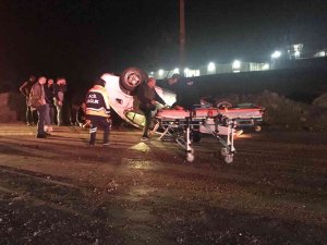 Tekirdağ’da Trafik Levhalarına Çarpan Otomobil Takla Attı: 3 Yaralı