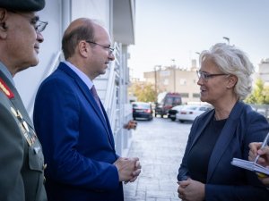 Almanya Savunma Bakanı Lambrecht’ten Gkry’e Ziyaret