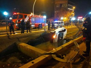 Kontrolden Çıkan Otomobil Kanala Uçtu