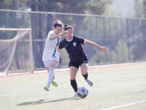 Horozkent Rakibini 4 Golle Gönderdi
