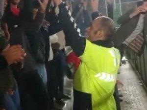 Trafik Polisi, Amatör Maçtaki Tartışmayı ’Amigoluk’ Yaparak Sonlandırdı