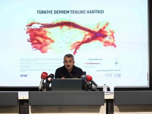 Afad Başkanı Sezer: “Düzce Depremi’nin Yıl Dönümünde; Deprem Anı, ‘Çök-kapan-tutun’ Ülke Tatbikatını Hep Birlikte Gerçekleştireceğiz”