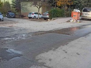 Aynı Yerde Sular Yine Boşa Akıyor