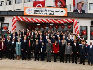 Topçuoğlu Ailesinin Eğitime Desteği Sürüyor