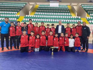Güreş Minderinde ‘Yıldırım’ Fırtınası