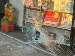 Otomobil İle Motosiklet Çarpıştı, O Anlar Kameraya Yansıdı
