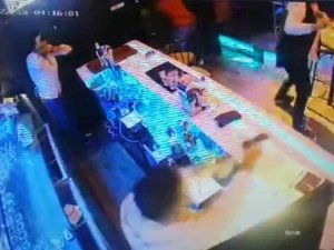 İ̇zmir’de Gece Kulübünde Silahlı Kavga Dehşeti