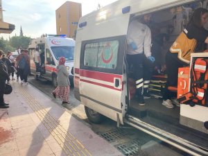 Motosikletten Düşen 2 Kişi Yaralandı