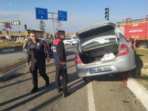 Siirt’te İki Otomobil Çarpıştı: 3 Yaralı