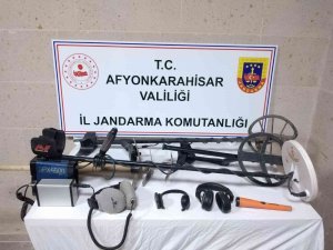 Defineciler Suçüstü Yakalandı