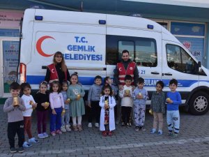 Gemlik’te Anaokuluna Öğrencileri Sağlık Hizmetleri Hakkında Bilgilendirildi