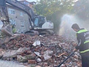 Gölcük’te 164 Metruk Bina Yıkıldı