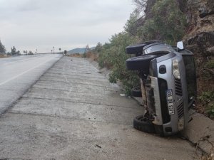 Antalya’da Kontrolden Çıkan Kamyonet Takla Attı: 1 Yaralı