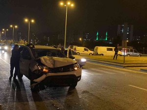 Otomobil Minibüsle Çarpıştı: 4 Yaralı