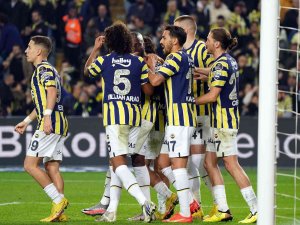 Fenerbahçe 10 Kişiyle Kazandı