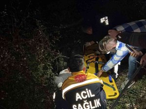 Bariyerlere Çarpan Otomobilin Sürücüsü Yol Kenarına Savruldu, 1’i Ağır, 3 Kişi Yaralandı