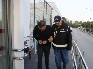 Adana’da Tefecilere Şafak Operasyonu