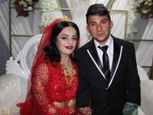 Boyları Küçük Aşkları Büyük Çifte Görkemli Düğün