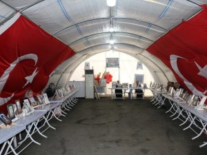 Aileler Direniyor, Evlatlarını Hdp Ve Pkk’dan İstiyor