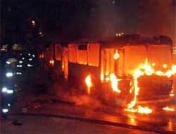Belediye otobüsüne molotoflu saldırı (VİDEO)
