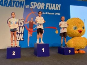 Öğrenciler 44. İ̇stanbul Maratonu’nda Derece Aldı