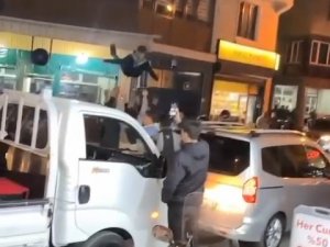 Asker Uğurlamasında Peş Peşe Ateşlediler