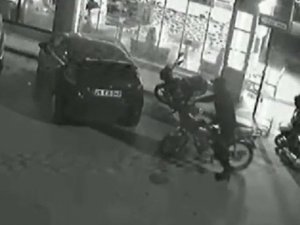 30 Saniyede Motosiklet Adeta Yok Oldu