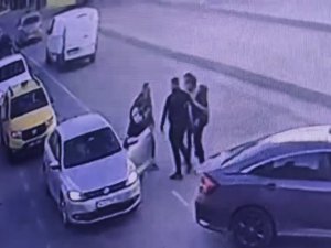 İ̇stanbul’da Yol Verme Kavgası Cinayetle Bitti: “Beni Nasıl Tanımazsınız” Diyerek Yanlışlıkla Yanındaki Adamları Vurdu