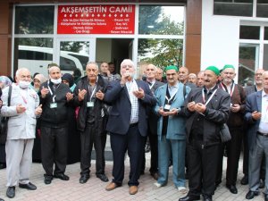 Ümre Kafilesi Dualarla Uğurlandı