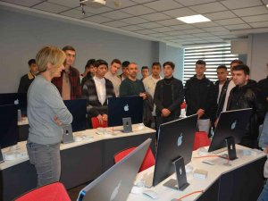 Yks Sınavına Girecek Öğrenciler Kampüs Yaşamını Gördü