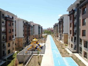 Toki̇ Konutlarında Yaşayan Depremzedeler: "Devletimiz Evimizi Yaptı Verdi, Kim Bize Ev Yapacaktı"