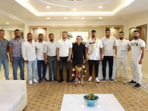 Antalya Büyükşehir Güreşçileri Sezona Damga Vurdu