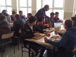 Çıldır Milli Eğitim Müdürü Yıldız Pansiyon Öğrencileri İle Bir Araya Geldi