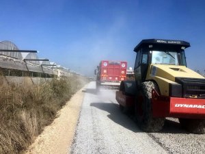 Akdeniz’de Bahçe Yolları Soğuk Asfaltla Kaplanıyor
